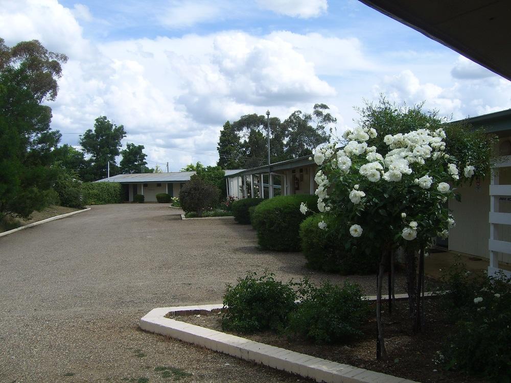 Garden Motor Inn Gundagai Ngoại thất bức ảnh